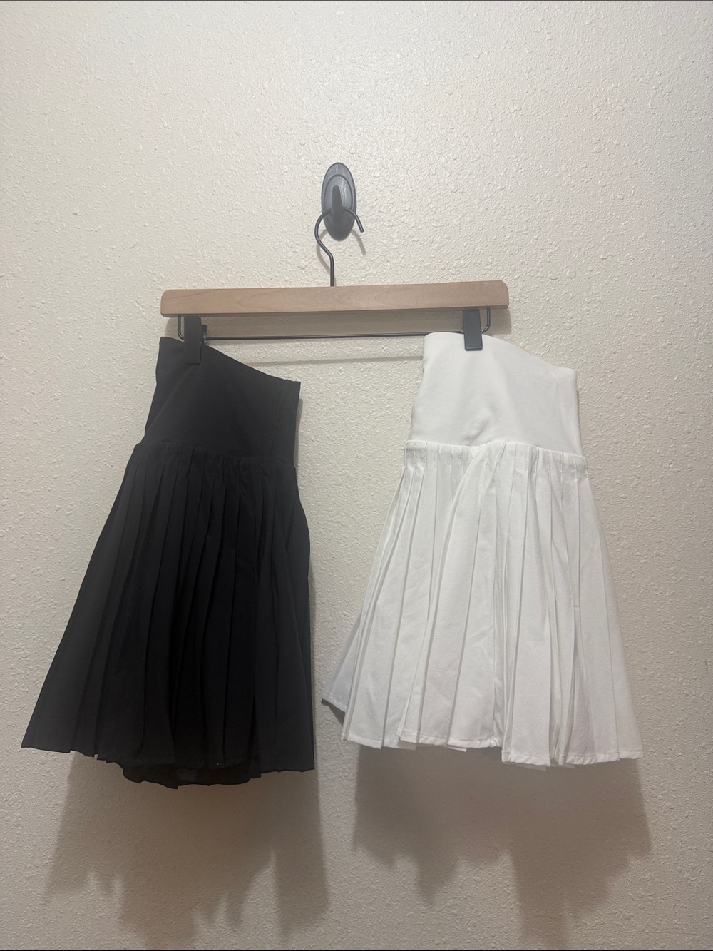 All in motion Black & White Pleated Tennis Skirts, Size S